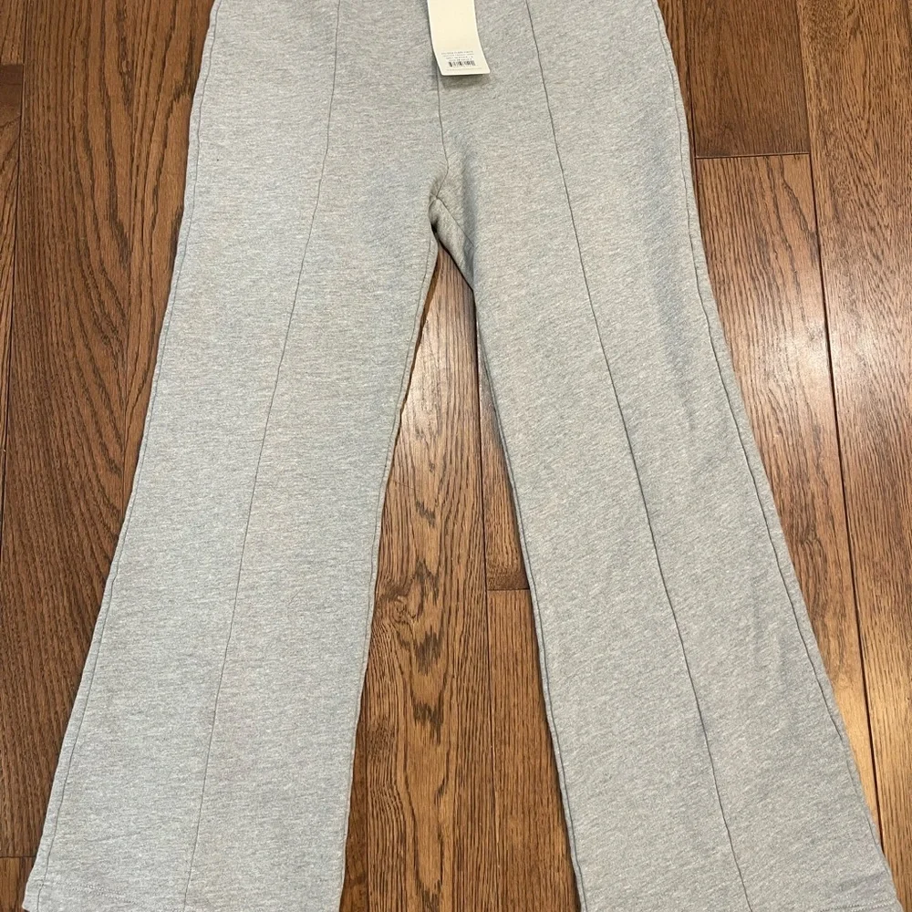 NWT Suzie Kondi Fili Kick Flare Pants. French terry grey size S. Sold out! - Picture 3 of 3